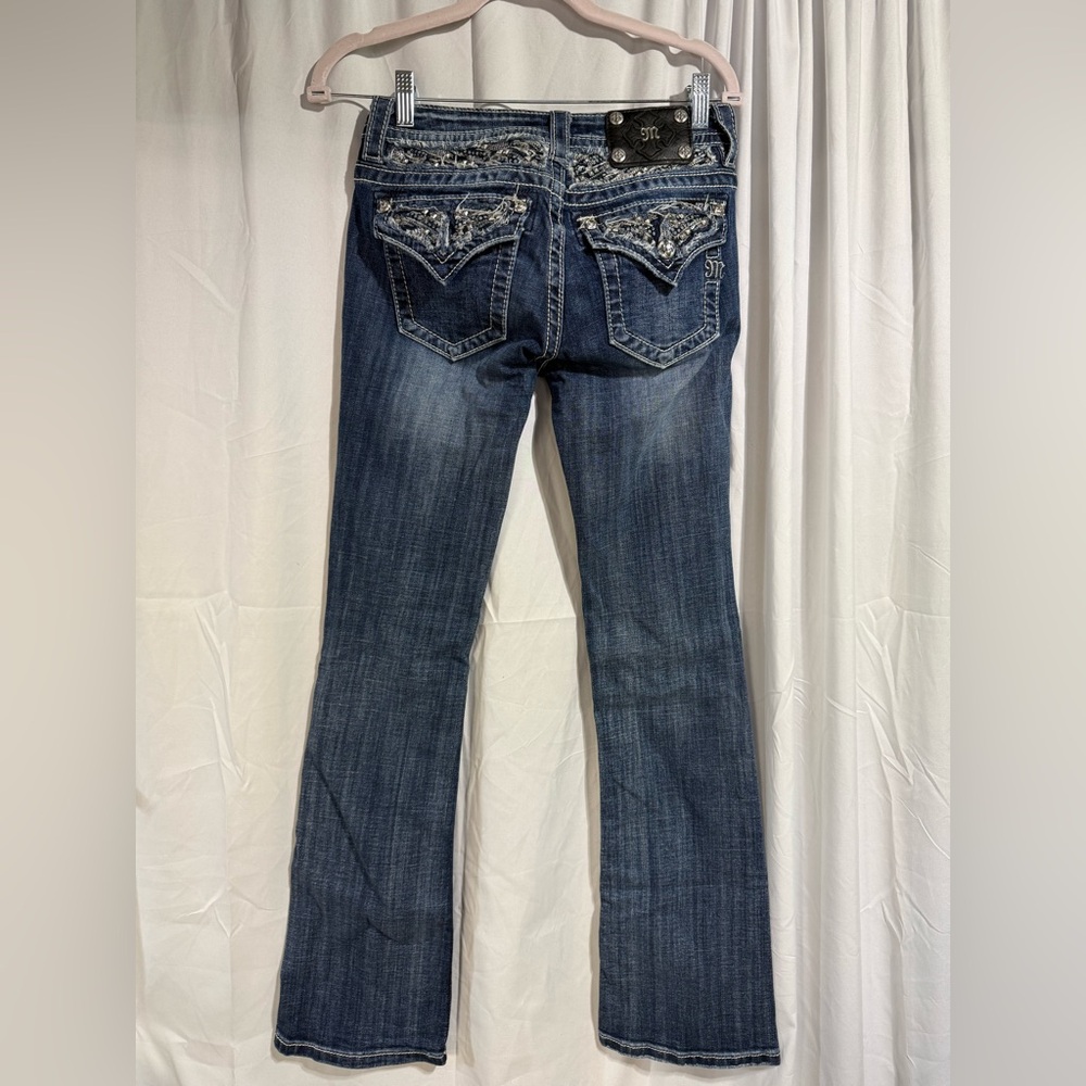 Like new Miss Me Relaxed Boot Cut Jeans sz 26 (8VO)
